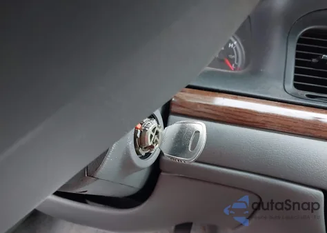 2001 Ford Crown Victoria Lx from USA, damaged, VIN 2FAFP74WX1X148842